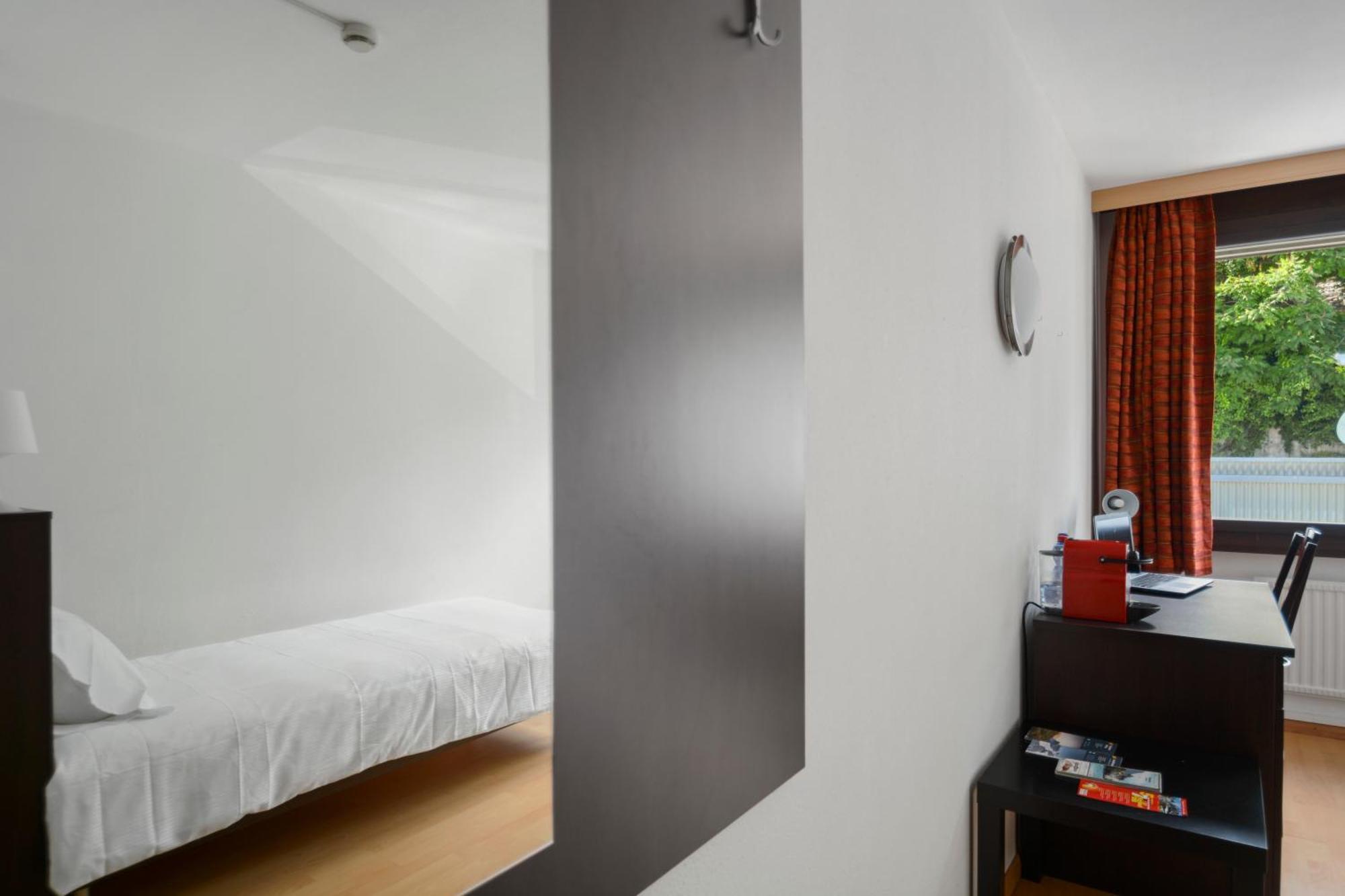 Neuchatel City Hotel Esterno foto