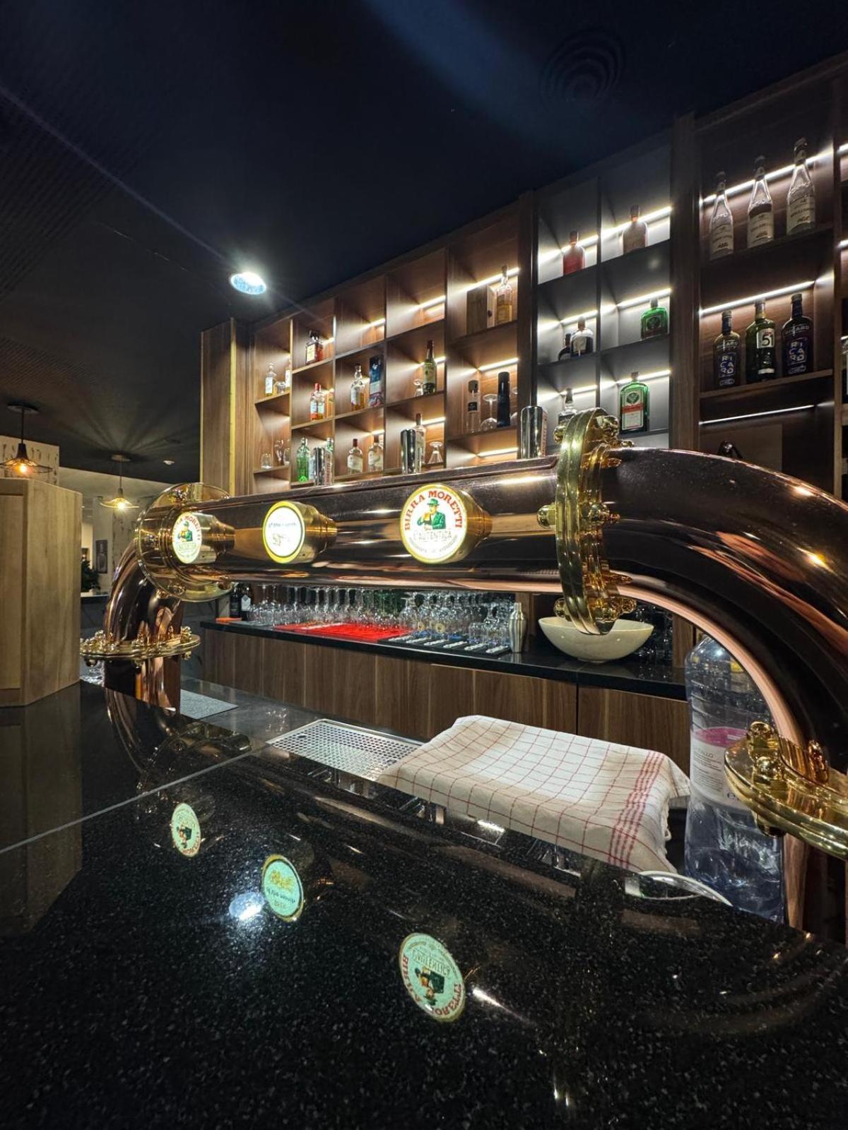 Neuchatel City Hotel Esterno foto